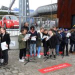 Wir singen das Hebelgesetz: Die Kinder der Oberschule Helgolander Straße unter der Anleitung von Youtuber DorFuchs