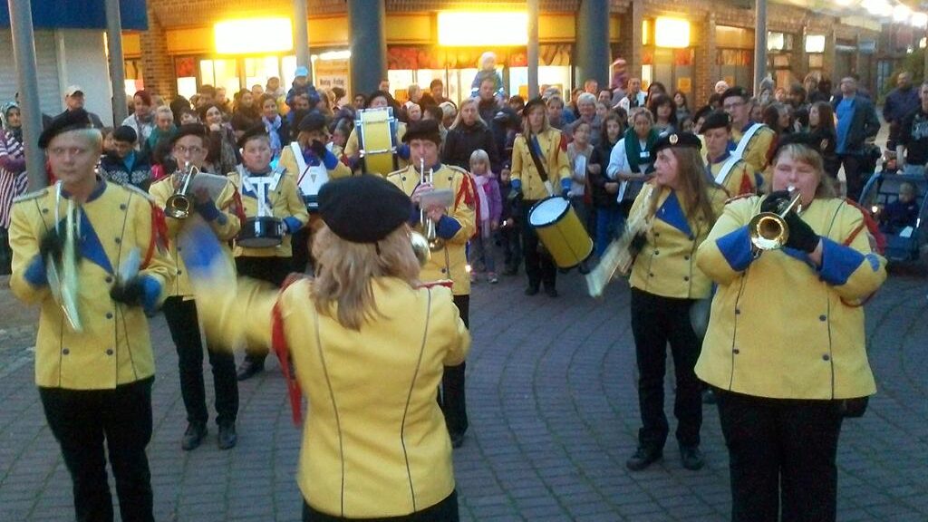 ›Buntekuh‹ veranstaltet Blockdieker Laternenfest