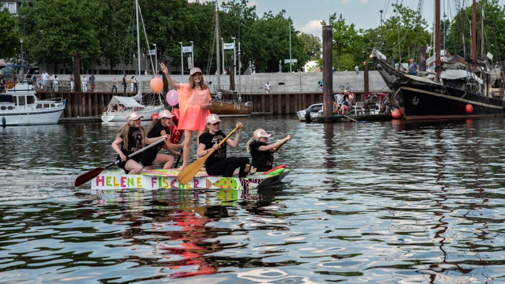 Pappbootregatta (c) Birgit Benke