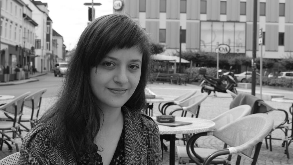 Özlem Özgül Dündar tritt im Rahmen von poetry on the road 2019 auf, Foto: Elif-Verlag