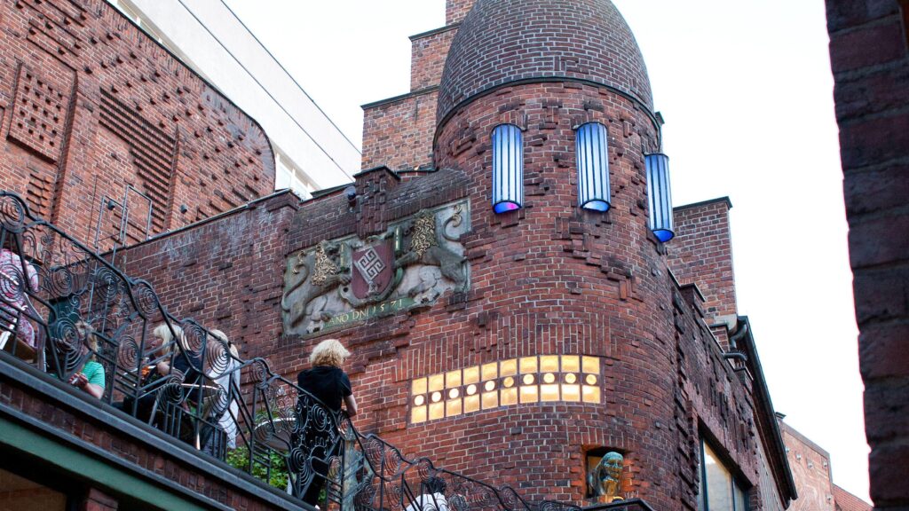 Die Sparkassen-Card wird zur Eintrittskarte.